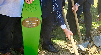 Bakan Tunç, Potoçari Anıt Mezarlığı'nda düzenlenen cenaze törenine katıldı