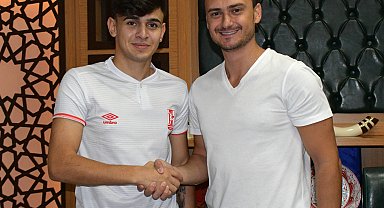 Balıkesirspor'da transfer sürüyor