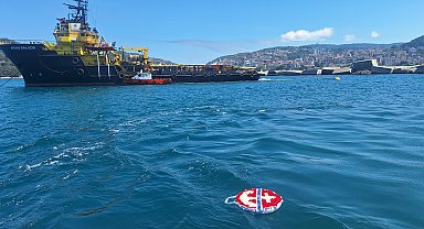 Batan 'Kafkametler' gemisi mürettebatı için Kabotaj Bayramı'nda denize çelenk bırakıldı