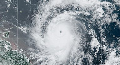 Beryl Kasırgası'nın şiddeti uydu görüntülerine yansıdı