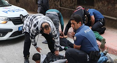 Bıçaklı kavgada 14 yaşındaki çocuk yaralandı, 17 yaşındaki şüpheli ile 3 arkadaşı yakalandı