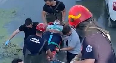 Bursa'da, 6 metre yükseklikten dereye düşen cipin sürücüsü kurtarıldı