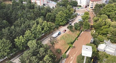 Bursa'daki sel; 600'ün üzerinde ihbar yapıldı, suya kapılan 5 araç zarar gördü