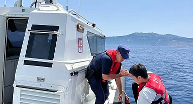 Çanakkale'de Yunanistan'ın geri ittiği 17'si çocuk 32 göçmen kurtarıldı