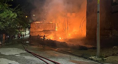 Çankırı'da boş arazide çıkan yangın evlere sıçradı; 3 ev kullanılamaz hale geldi