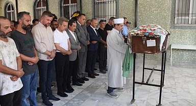 Çeşme'deki orman yangınında ölen 3 kişi son yolculuğuna uğurlandı