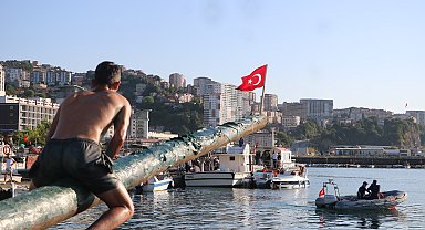 Denizcilik ve Kabotaj Bayramı etkinliğinde yağlı direkte kazanan olmadı