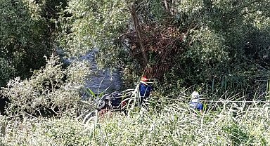 Denizli'de otomobil nehre uçtu; 2 ölü