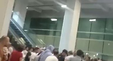 Diyarbakır Havalimanı'nda yürüyen merdiven durunca vatandaşlar birbirlerinin üzerine düştü