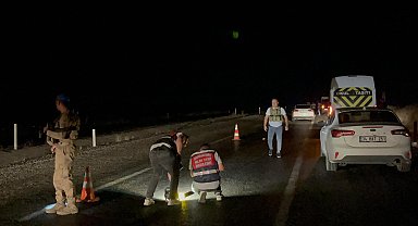 Diyarbakır'da otomobile uzun namlulu silahlarla saldırıda 6 yaralıdan 2'si, öldü