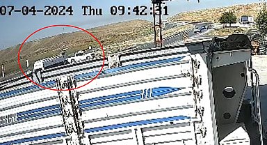 Diyarbakır'da yolcu minibüsü ile kamyonet çarpıştı: 6'sı çocuk, 14 yaralı