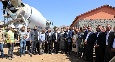 Dünya İnsan Dayanışma Derneği 11'inci köy okulunu Bitlis'te açmaya hazırlanıyor