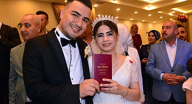 Ebrar Sitesi'nde sağ bacağını kaybeden Tuğçe, evlendi