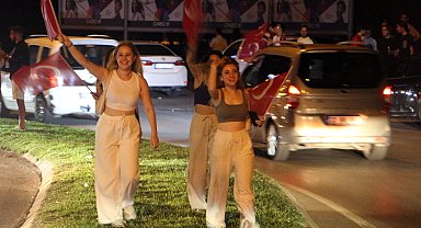 Edirne'de 'milli zafer' coşkuyla kutlandı