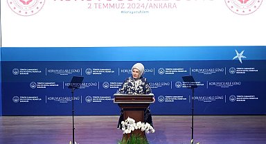 Emine Erdoğan, koruyucu ailelerle bir araya geldi