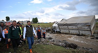 Erzurum'daki selde, 4 ev ve 4 ahır zarar gördü, 19 hayvan öldü