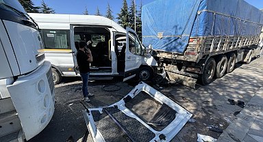 Gaziantep'te işçi servisleri çarpıştı: 21 yaralı