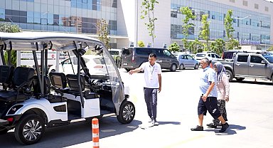 Hastalar elektrikli araçlar ile taşınıyor