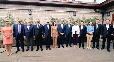 İmamoğlu: Hayvanları koruma kanunu, toplumsal sorunların büyümesine neden olacak niteliktedir