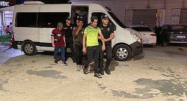 İnegöl'de 12 kaçak göçmen yakalandı