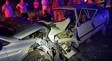 Isparta'da otomobiller çarpıştı: 2'si çocuk 3 ölü, 10 yaralı