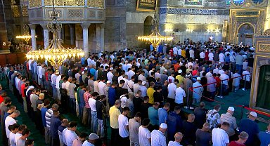 İstanbul - 15 Temmuz şehitleri için Ayasofya ve Sultanahmet Camii'nde mevlid