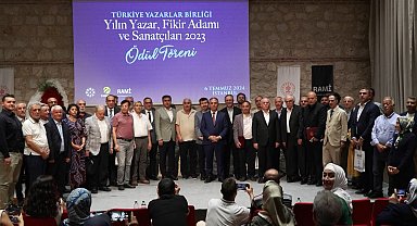 İstanbul- 'Yılın Yazar, Fikir Adamı ve Sanatçıları 2023 Ödülleri' sahiplerini buldu
