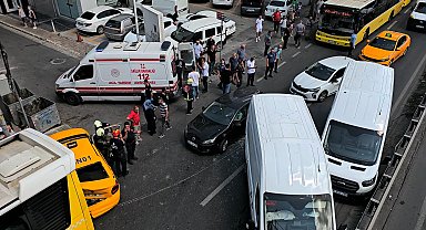 İstanbul - Avcılar'da 4 aracın karıştığı zincirleme kaza