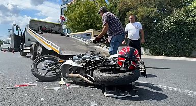 İstanbul- Avcılar'da motosiklet çekiciye çarptı; baba ile oğlu öldü