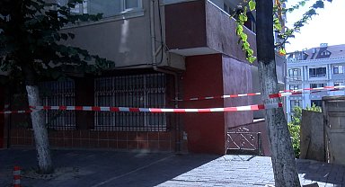 İstanbul-Bayrampaşa'da 48 yıllık binanın balkonu çöktü