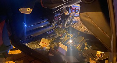 İstanbul-Beşiktaş'ta iki araca çarpan otomobil takla attı