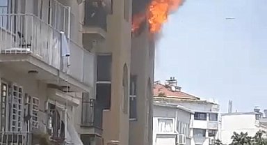 İstanbul- Beyoğlu'nda metruk binada korkutan yangın