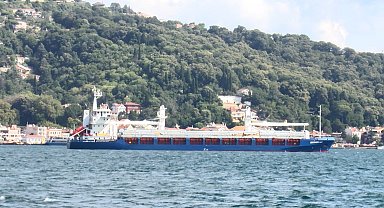 İstanbul - Boğazda makine arızası yaptı; demirleme sahasına çekildi