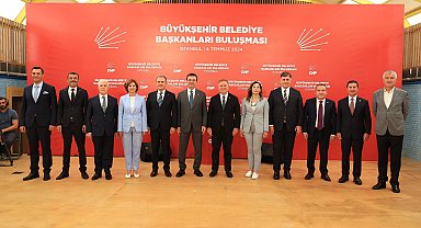 İstanbul - CHP'li büyükşehir belediye başkanları İstanbul'da bir araya geldi