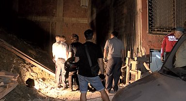 İstanbul- Esenler'de 6 katlı bina oluşan çatlaklar nedeniyle tahliye edildi