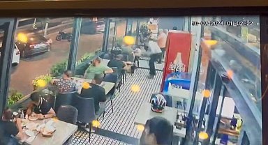 İstanbul - Esenyurt'ta motosikletli şüpheliler restorana ateş açtı