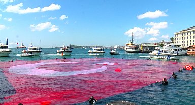 İstanbul- İstanbul'da Denizcilik ve Kabotaj Bayramı'nın 98'inci yılı kutlandı
