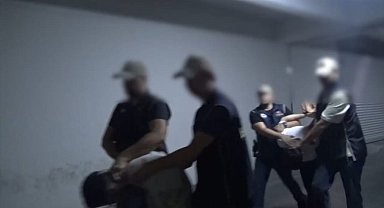 İstanbul - İstanbul'da düğünde terör propagandası yapan 13 kişi yakalandı