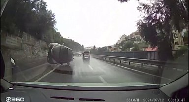 İstanbul - Sarıyer'de karşı şeride geçen otomobil takla attı; kaza anı kamerada