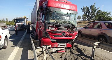İstanbul-Silivri'de cip ile TIR'ın karıştığı kazada 7 kişi yaralandı