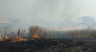 İstanbul-Silivri'de otluk alanda 10 dakika arayla iki yangın çıktı