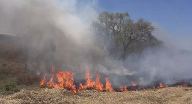 İstanbul- Silivri'de yangın itfaiye ekipleri tarafından söndürüldü