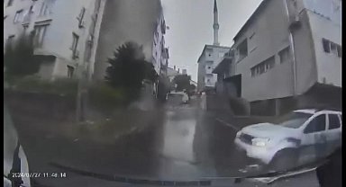 İstanbul - Ümraniye'de otomobilin polis aracına çarptığı kaza kamerada