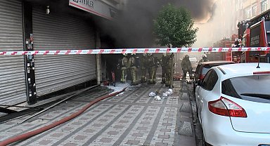 İstanbul-Zeytinburnu'nda çıkan yangında vatandaşlar itfaiye ekiplerine ayran ve su ikram etti