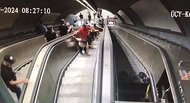 İzmir metrosundaki merdiven arızası kaynaklı kaza kamerada