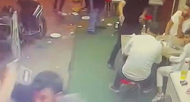 İzmir'de çorbacıda 1 kişinin öldüğü, 2 kişinin yaralandığı silahlı kavga kamerada