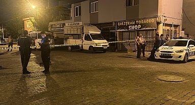 İzmir'de sokakta iki grup arasında silahlı kavga: 4 yaralı