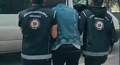 Kaçak göçmenlere sahte belge düzenleyenlere operasyon; 2 tutuklama