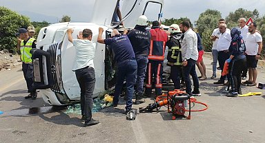 Kamyonet virajda takla attı; anne öldü, eşi ve kızı yaralandı