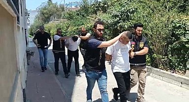 Kan davası nedeniyle Gaziantep'ten İzmir'e gelen çifti öldüren 2 zanlı tutuklandı